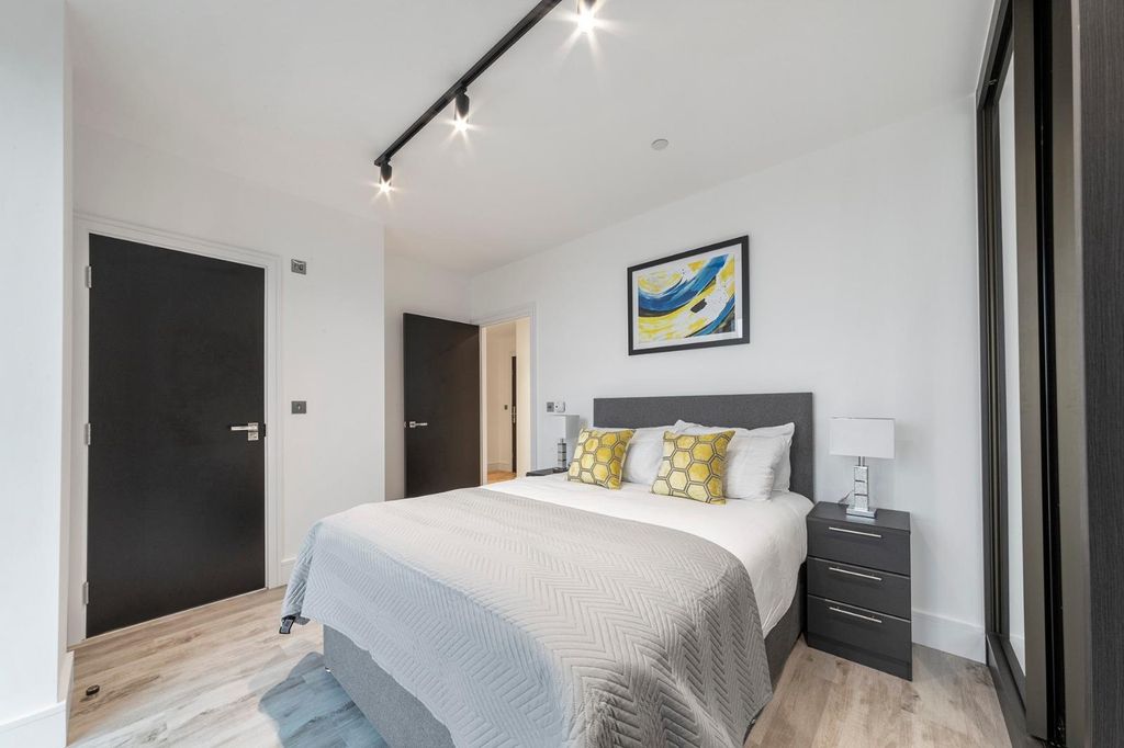 Property photo 2 of 12 W1P 3202 32.Jpeg