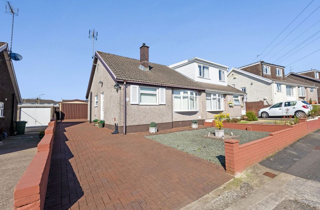 Property photo 2 of 26