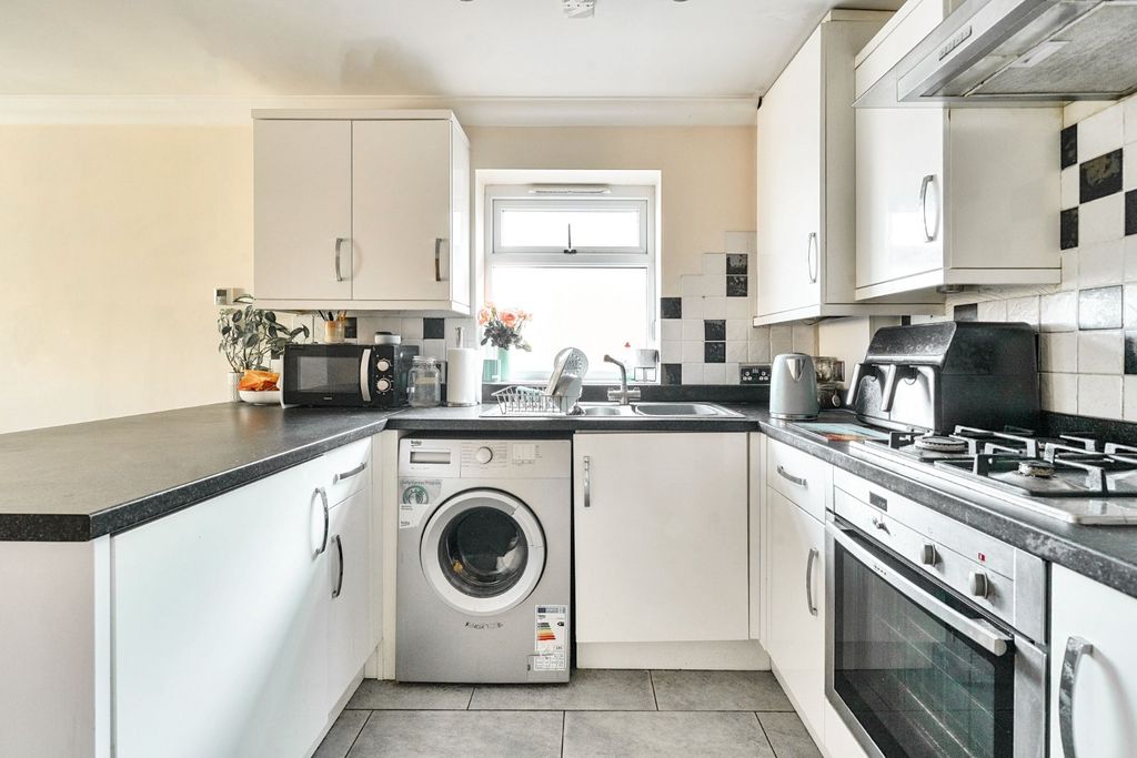 Property photo 2 of 15 Picture No. 06