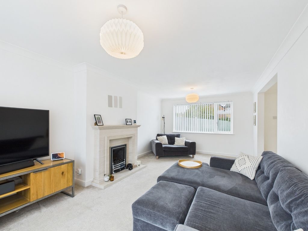 Property photo 2 of 19 4548804