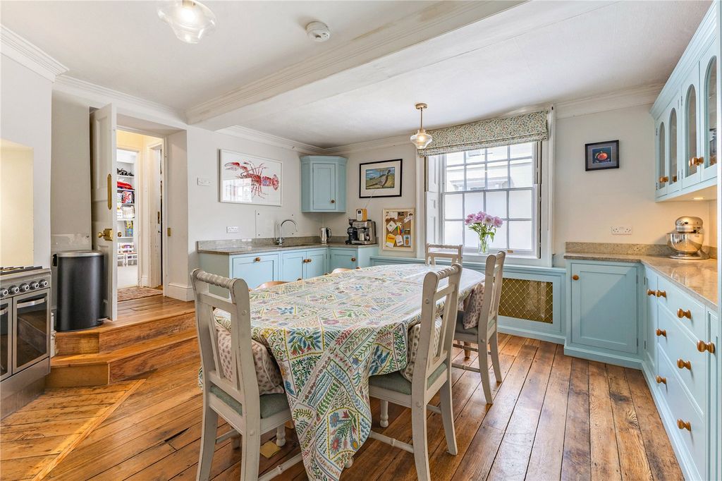Property photo 3 of 13 Kitchen