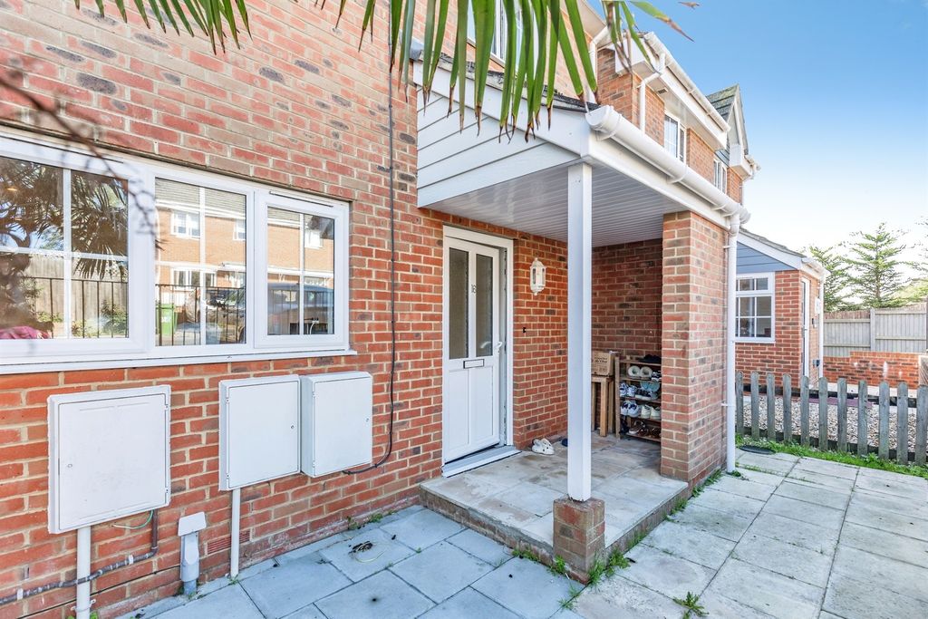 Property photo 2 of 18