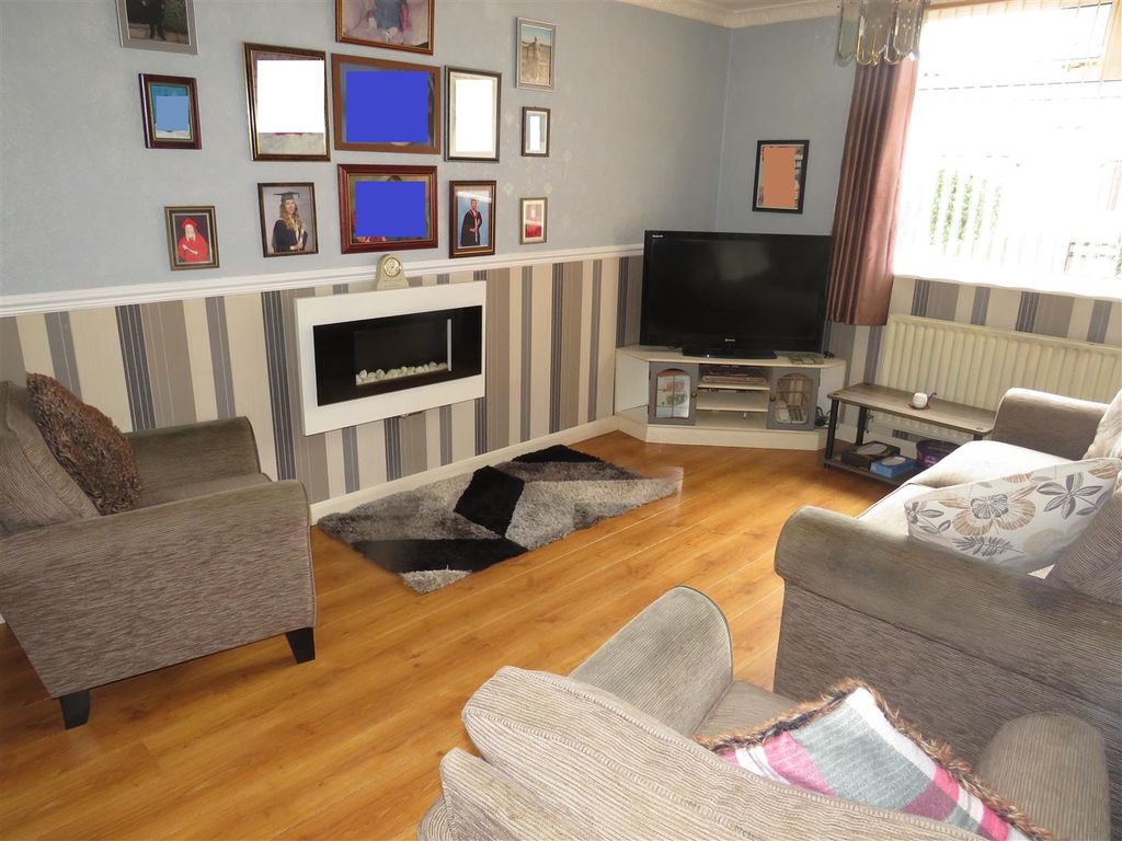 Property photo 2 of 9 Lounge.Jpg