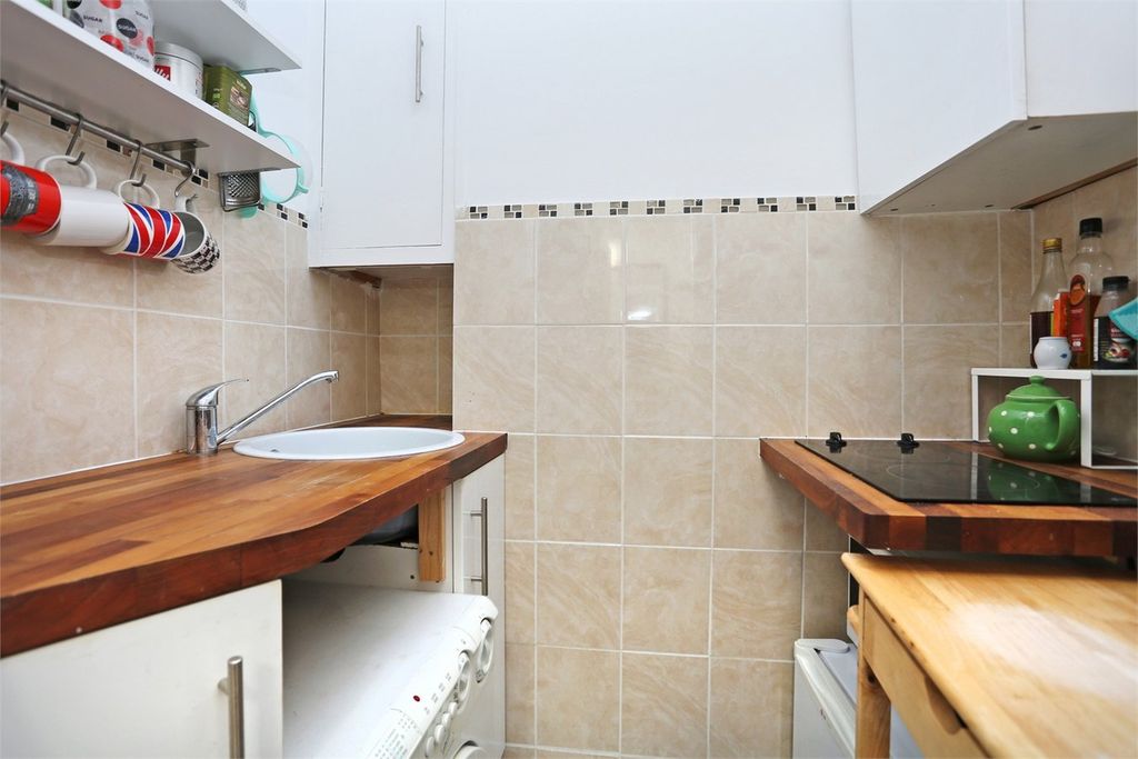 Property photo 3 of 6