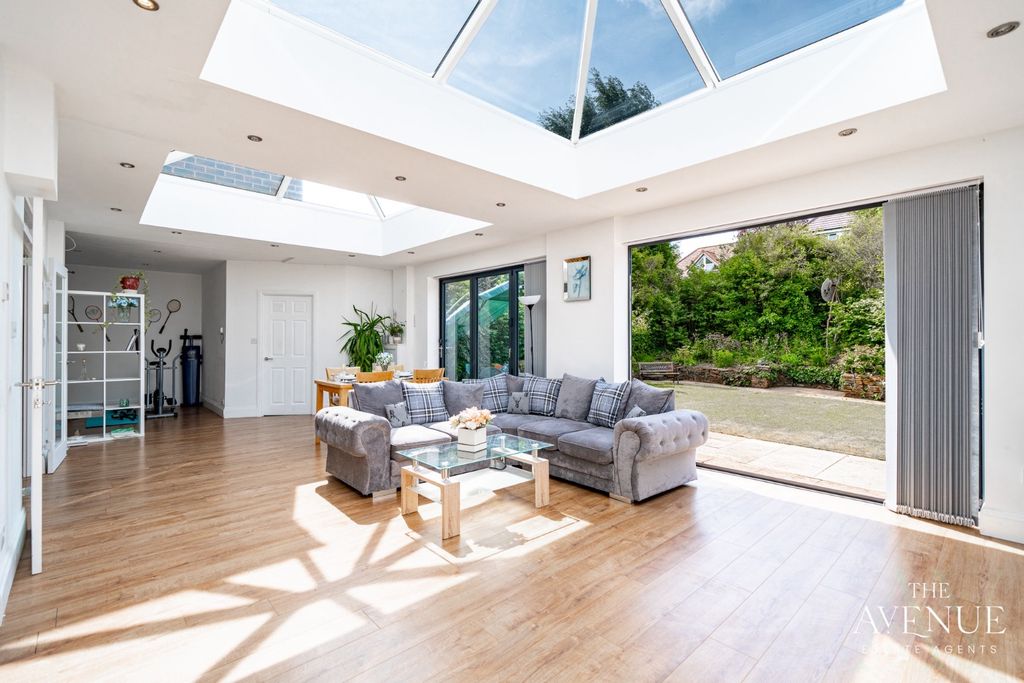Property photo 2 of 44 4262874