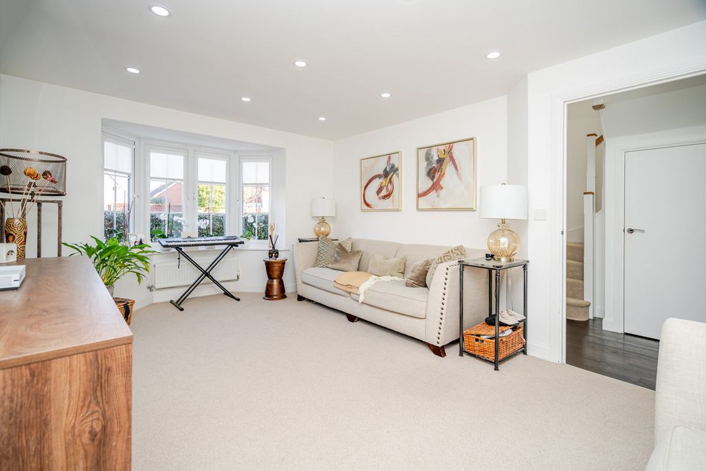 Property photo 3 of 26