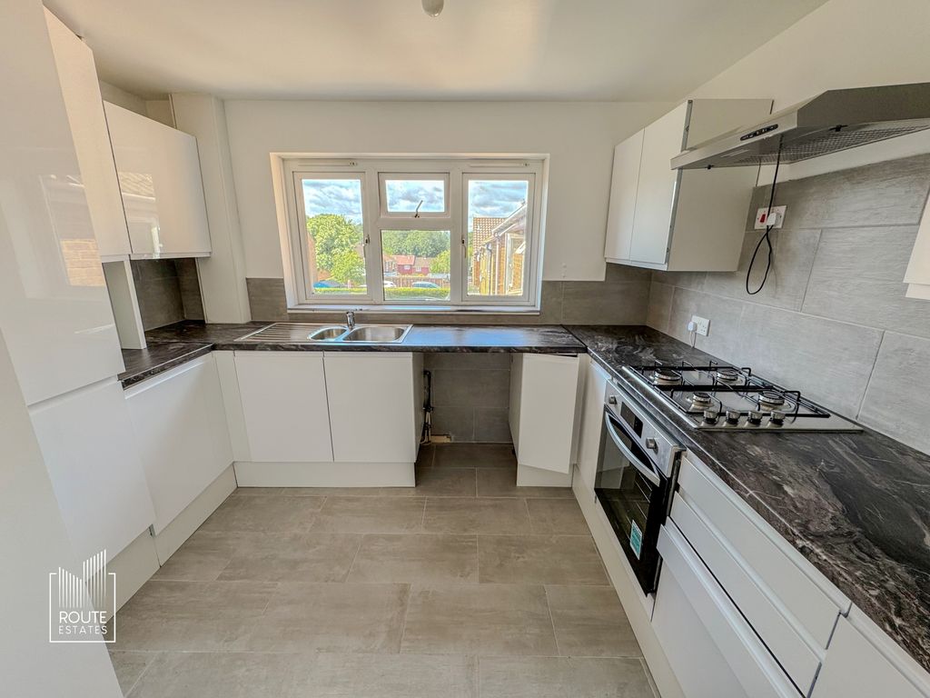 Property photo 1 of 10 Photo 8