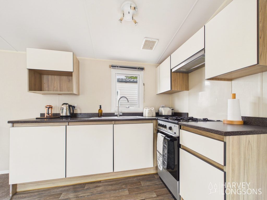 Property photo 3 of 14 2016 Willerby Etchingham Malvern View Fitted Kitchen