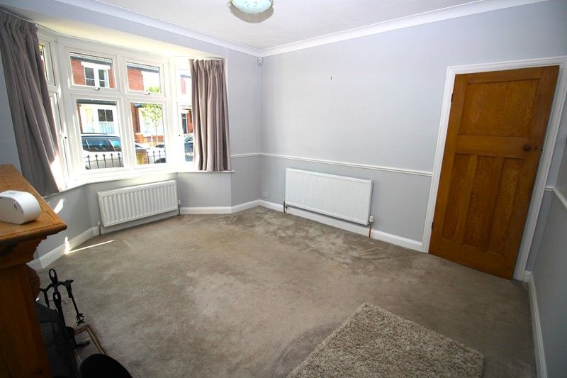 Property photo 2 of 17 Lounge