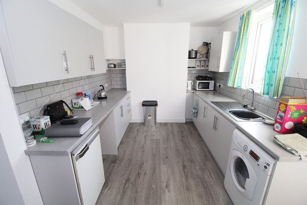 Property photo 3 of 14 4748863