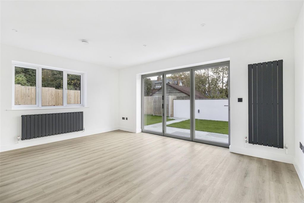 Property photo 3 of 15 11_41201.Jpg