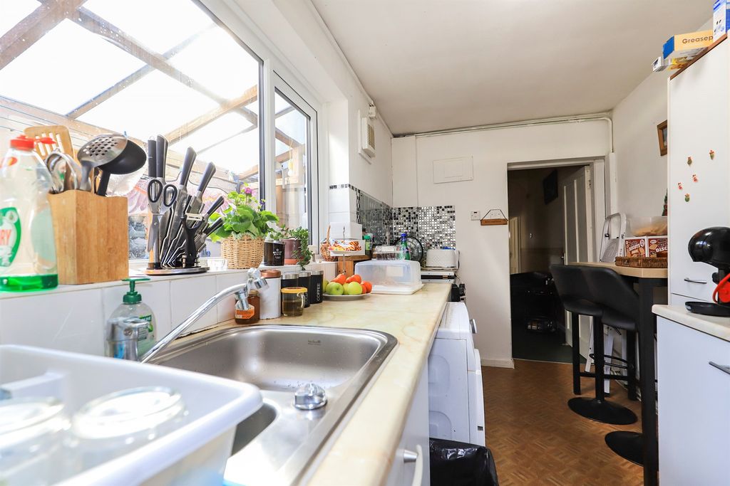 Property photo 2 of 16