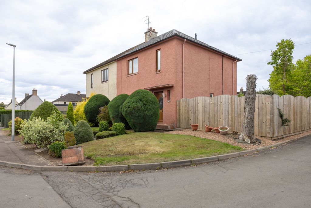 Property photo 2 of 26