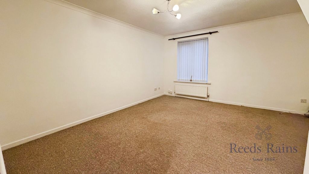 Property photo 3 of 11 Pbox-Img.Jpg