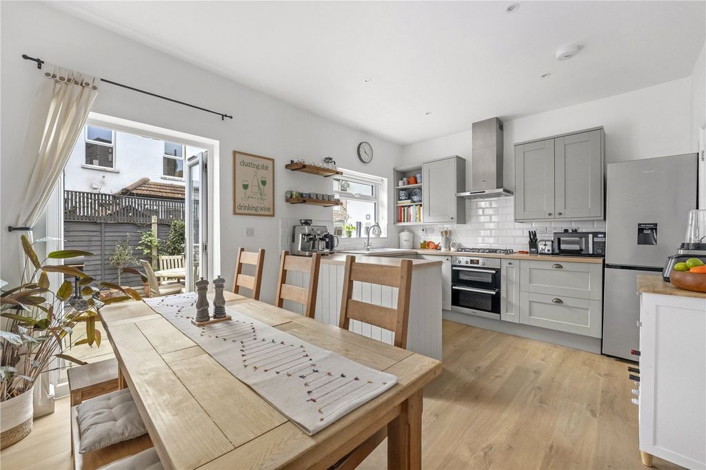 Property photo 2 of 14 Picture No. 07