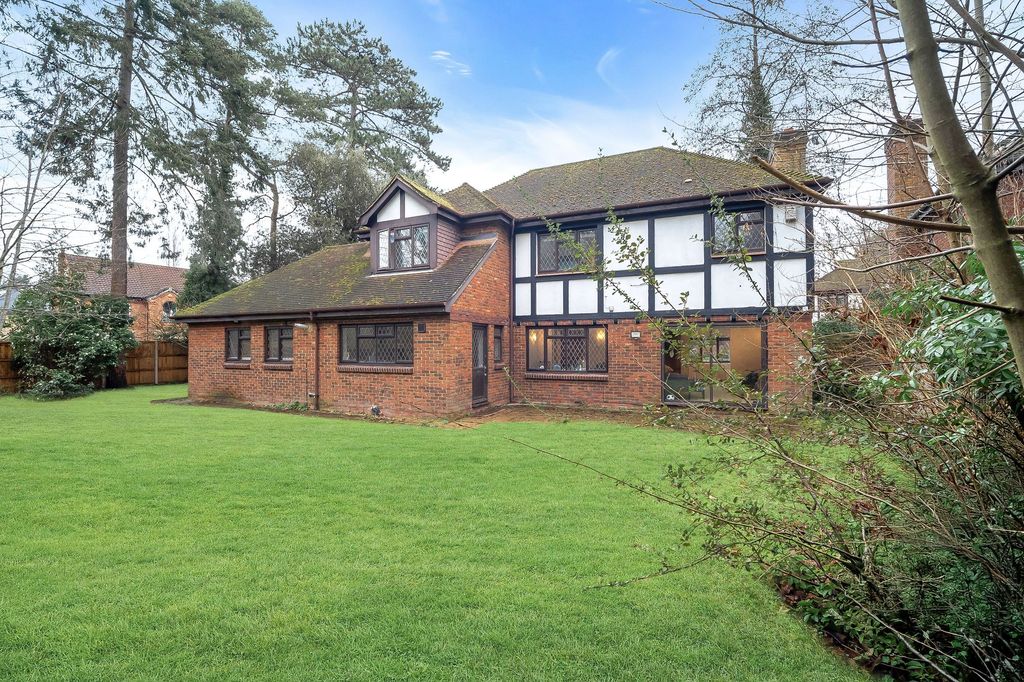 Property photo 2 of 10 Garden