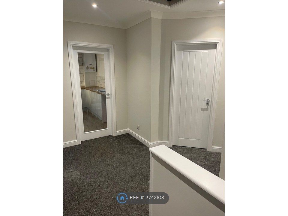 Property photo 2 of 25