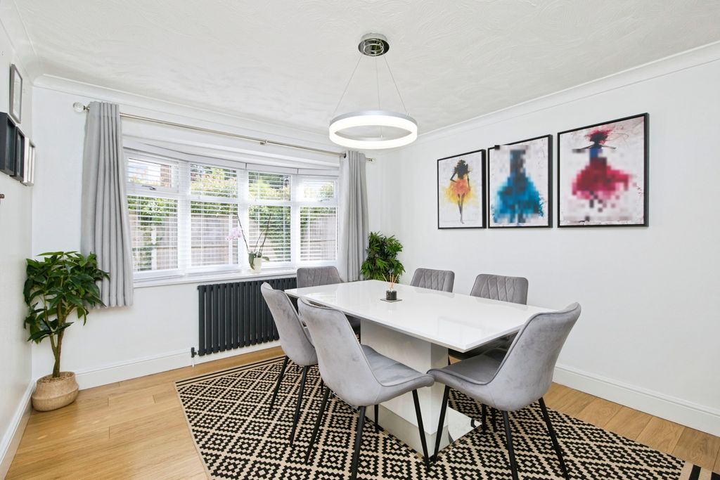 Property photo 3 of 20 Dining Room