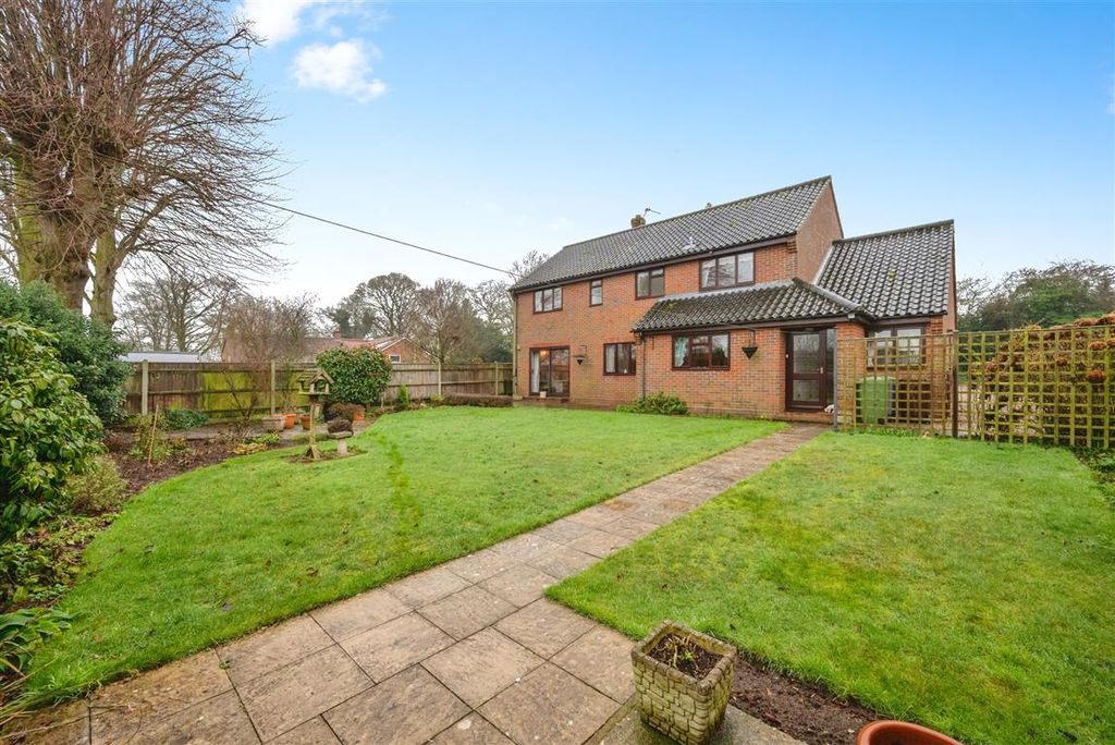 Property photo 3 of 35