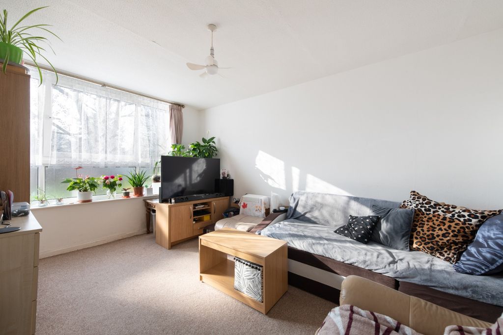 Property photo 1 of 12 4981570