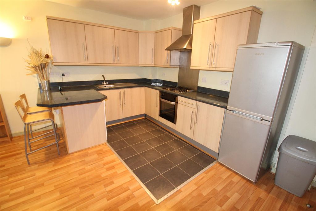 Property photo 3 of 8
