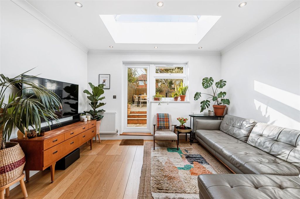 Property photo 1 of 19