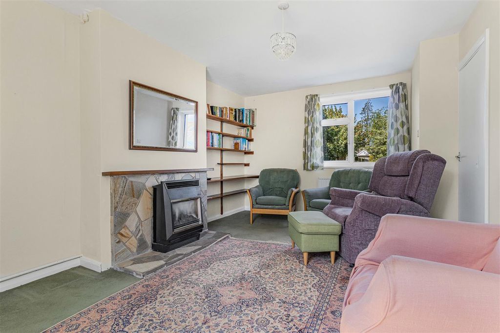 Property photo 2 of 17 9_80897.Jpg