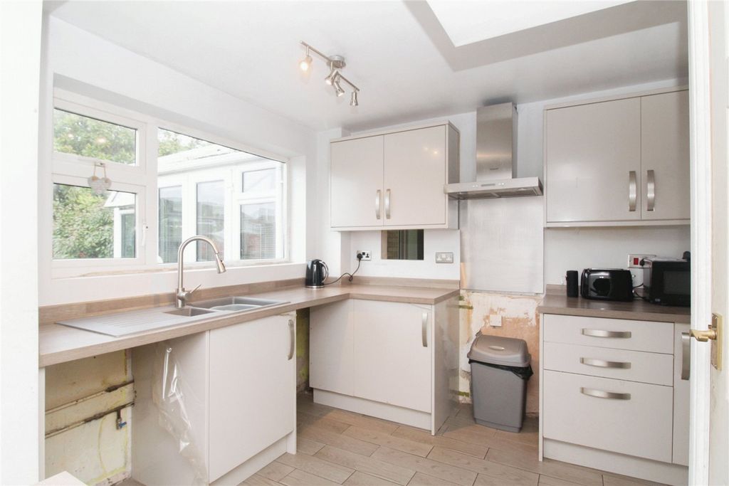 Property photo 3 of 12 Kitchen/Diner