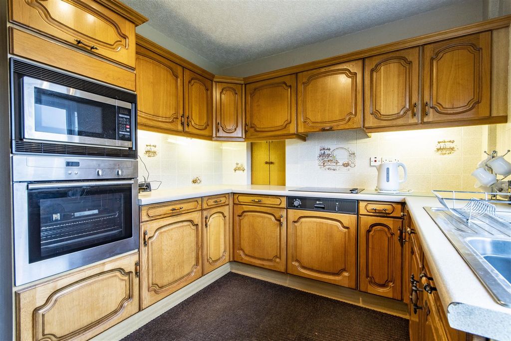 Property photo 3 of 15 Kitchen