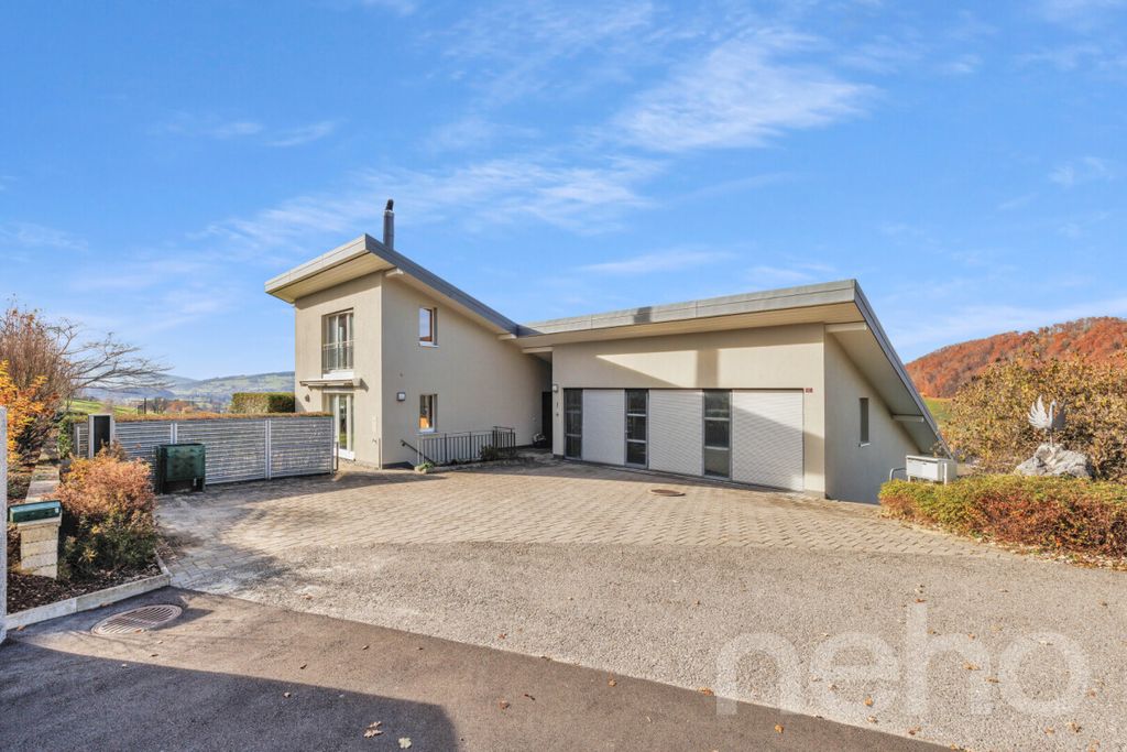 Property photo 3 of 12