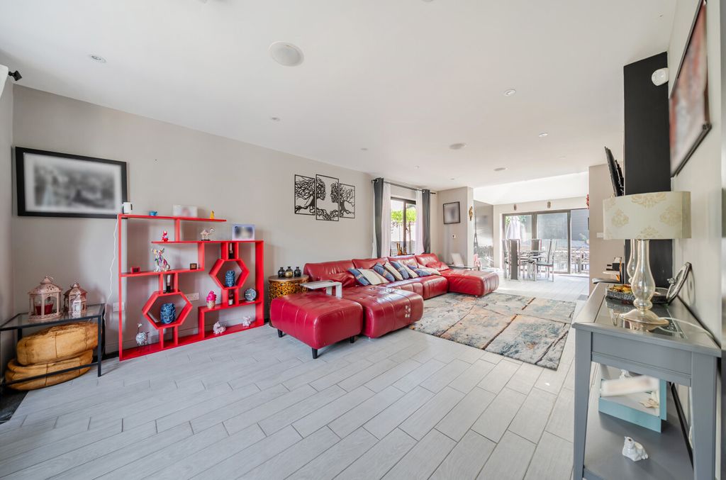 Property photo 2 of 26 1494357-1-6A57F20...