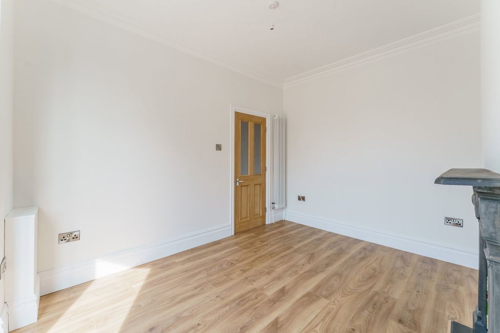 Property photo 3 of 26