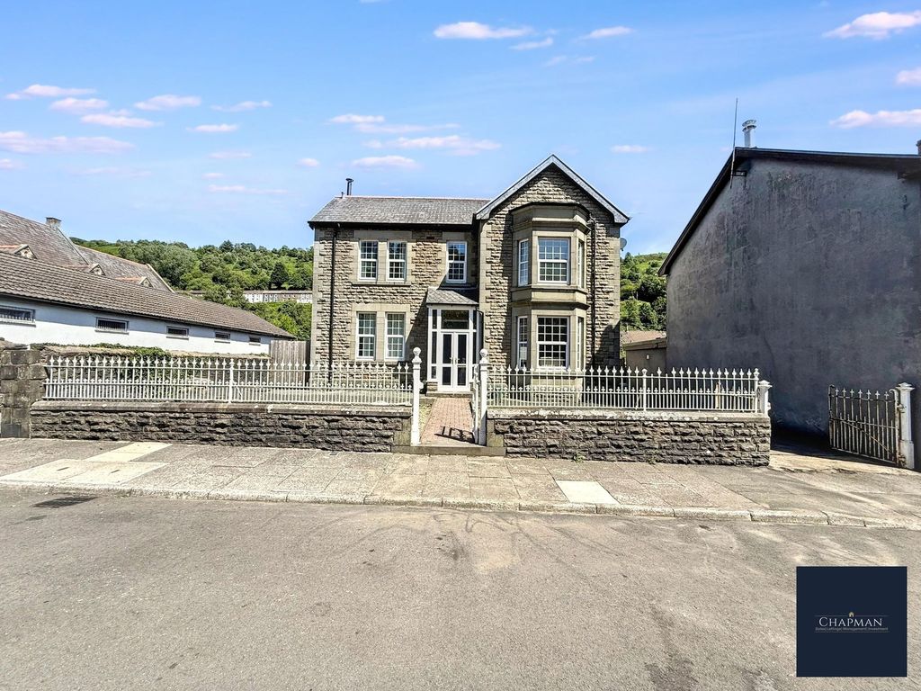Property photo 1 of 36
