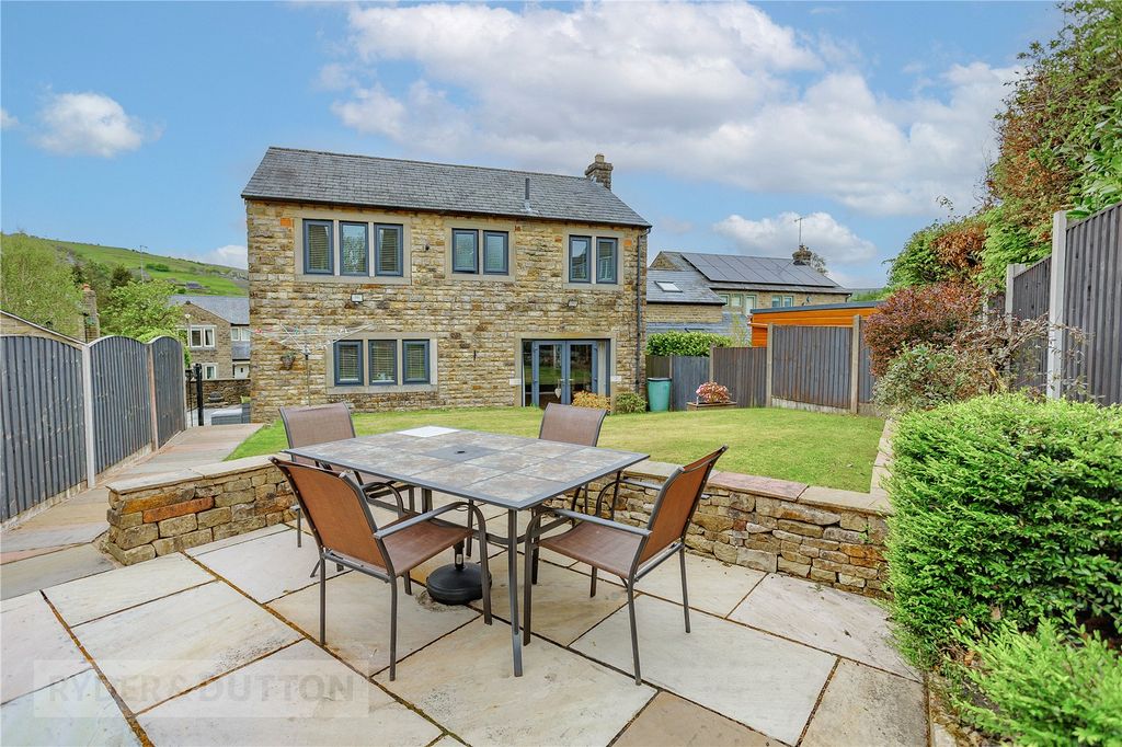 Property photo 2 of 22 Rear Garden