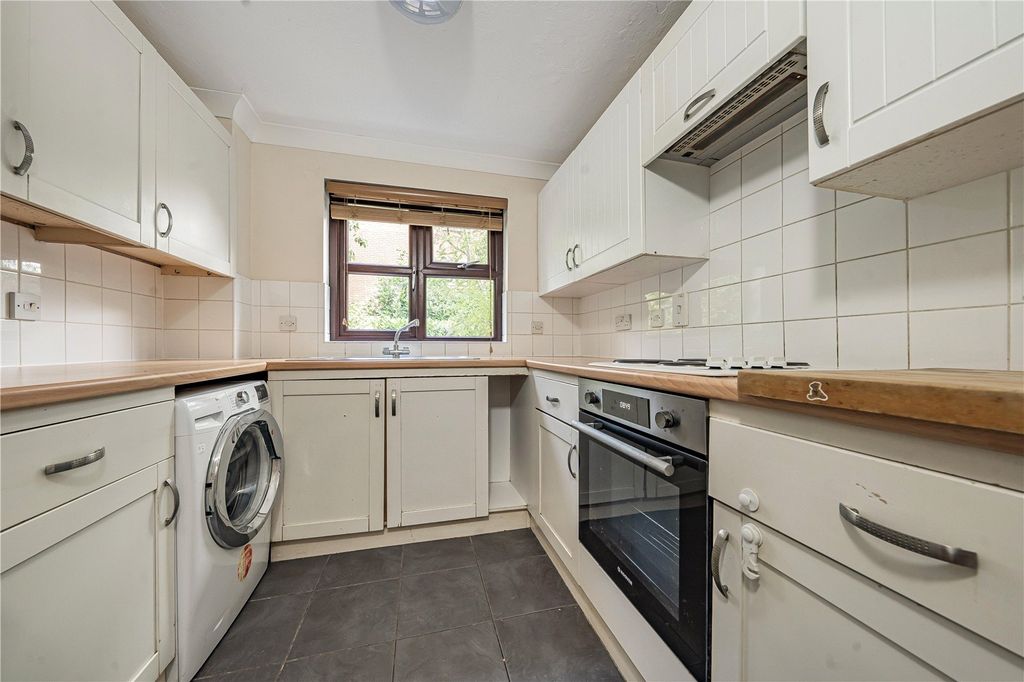 Property photo 3 of 8 Picture No. 14