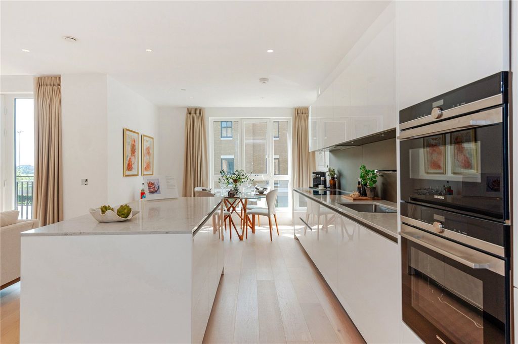 Property photo 2 of 11 Picture No. 13