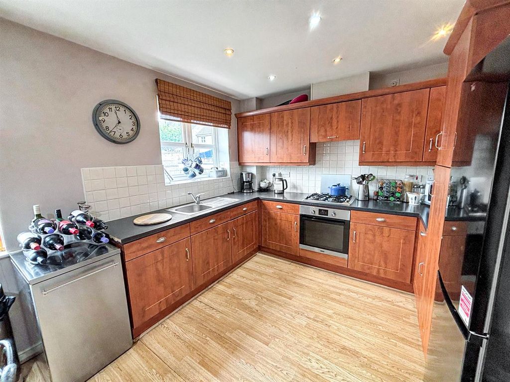 Property photo 3 of 24 Fitted Dining Kitchen: