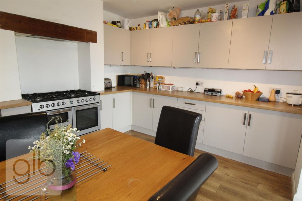 Property photo 2 of 22 10.Png
