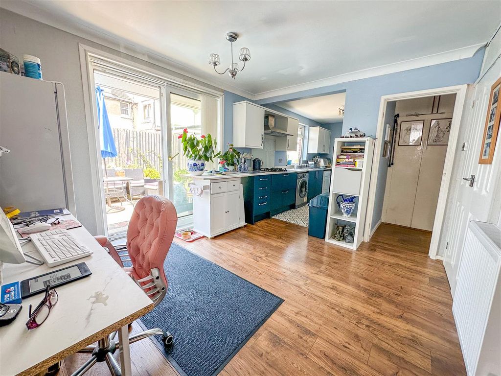 Property photo 2 of 16 Kitchen/Diner
