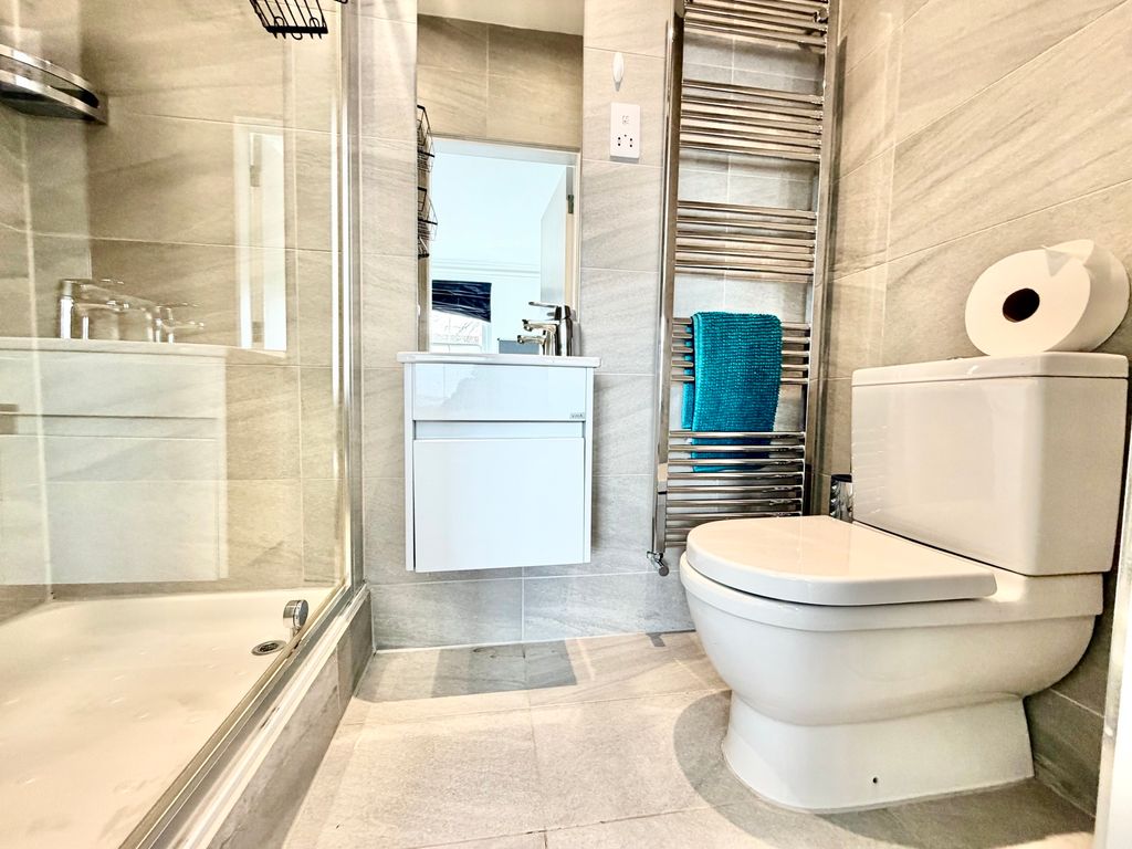 Property photo 3 of 8 Image