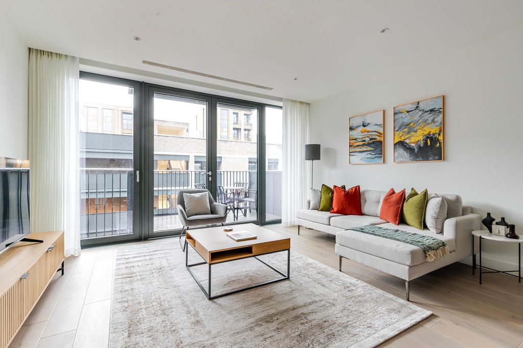 Property photo 1 of 29 Living Room