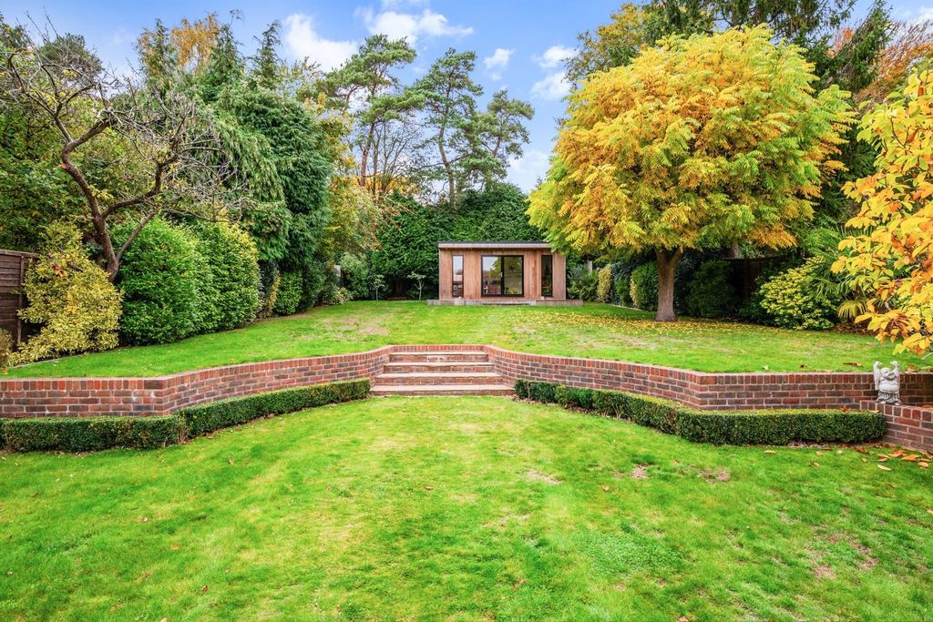 Property photo 3 of 31 Manor Way (25).Jpg