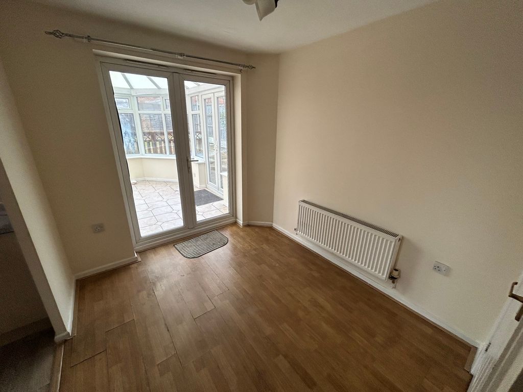 Property photo 3 of 10 Image