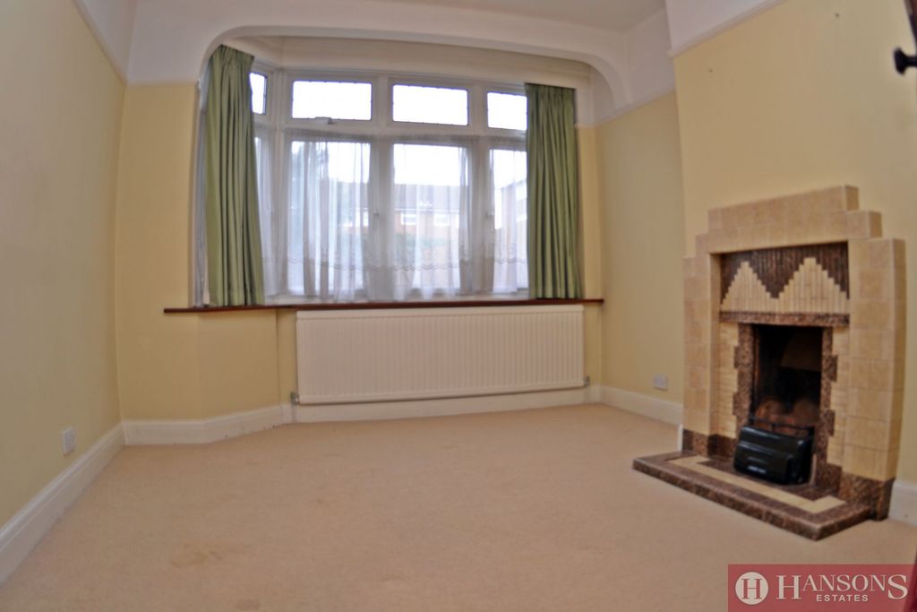 Property photo 3 of 8 Photo 2