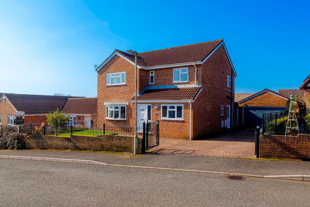 Property photo 1 of 41