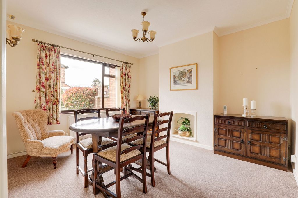 Property photo 3 of 28