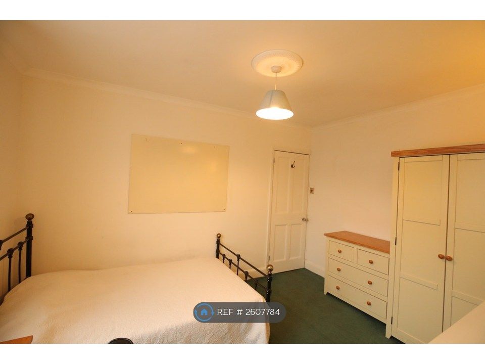 Property photo 2 of 8 Bedroom 1