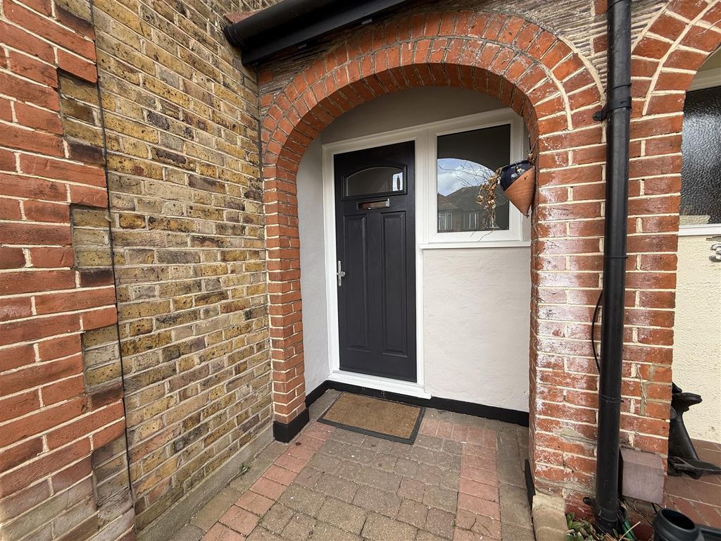 Property photo 2 of 29 Tempimageamh0S1.Jpg