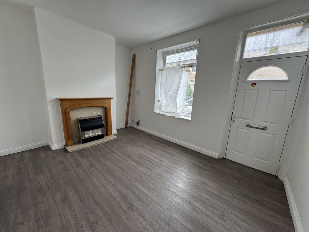 Property photo 1 of 28