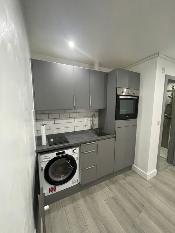 Property photo 3 of 5 Kitchen